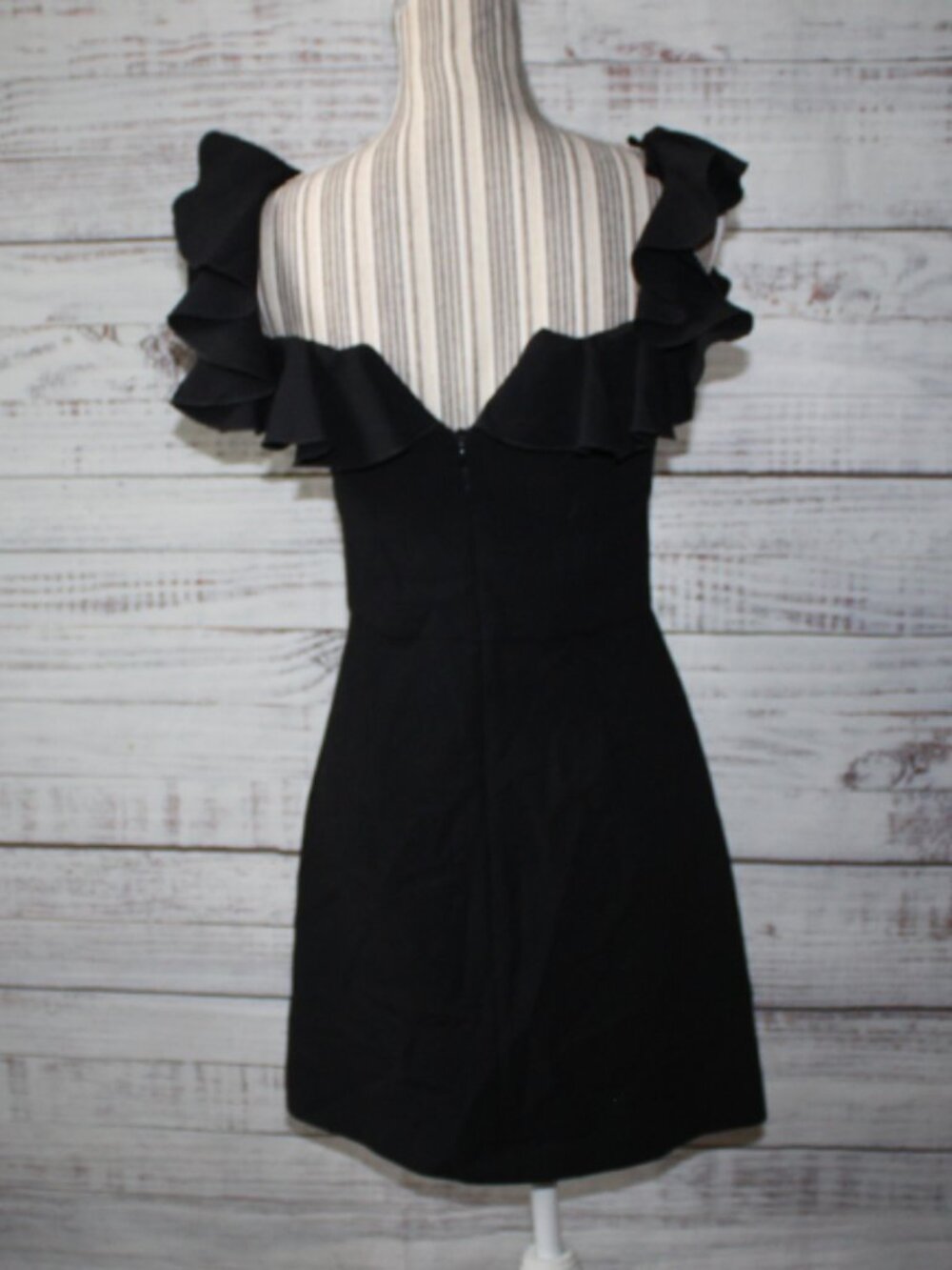 French Connection Whisper Light Ruffle Mini Dress Size Xsmall - Picture 5 of 5